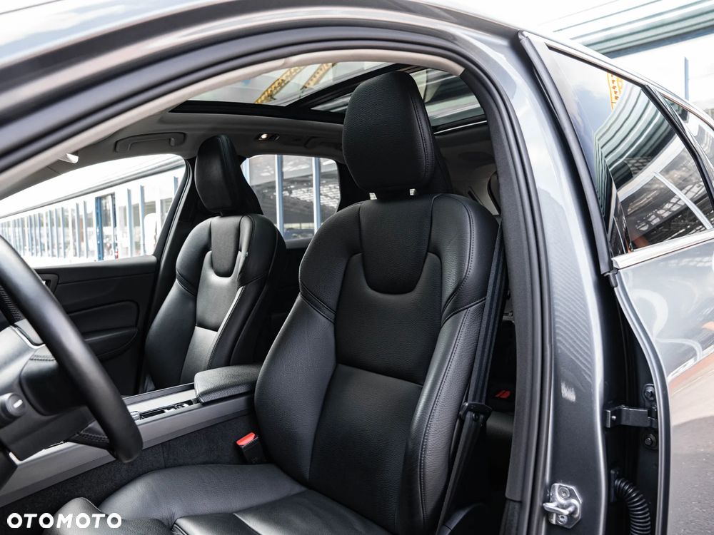 Volvo XC 60 T6 AWD Plug-In Hybrid Inscription - 22
