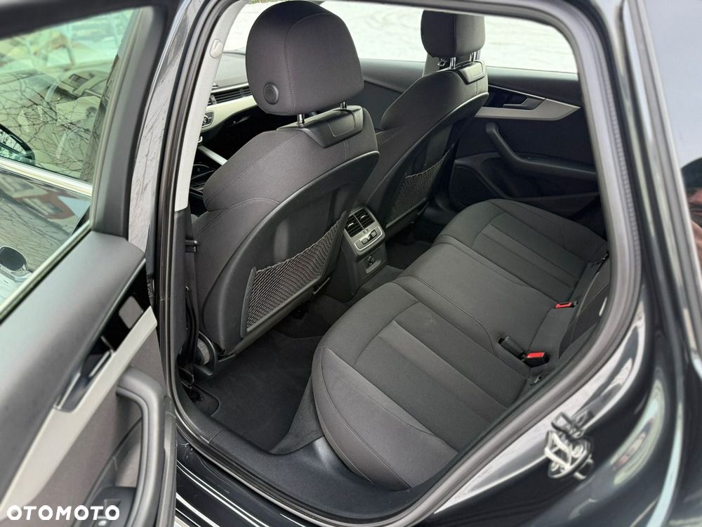 Audi A4 Avant 35 TFSI S tronic S line - 12