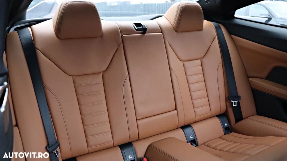 BMW M4 M440i xDrive - 16