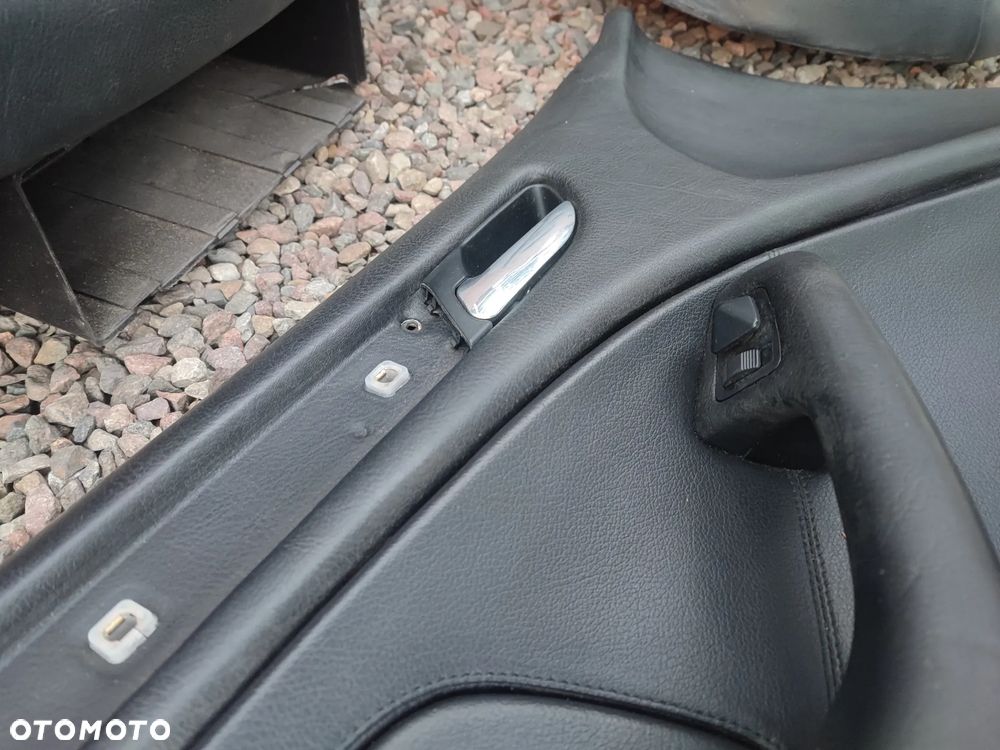 BMW E46 SEDAN ORYGINALNY KOMPLET FOTELI SKÓRZANYCH + KANAPA TYŁ SKŁADANA + BOCZKI EUROPA POD PODUSZKI AIR-BAG O NR. 52 20 8 214 940 / 52 20 8 214 970 / 52 10 8 214 910 OEM  W DOBRYM STANIE - 29