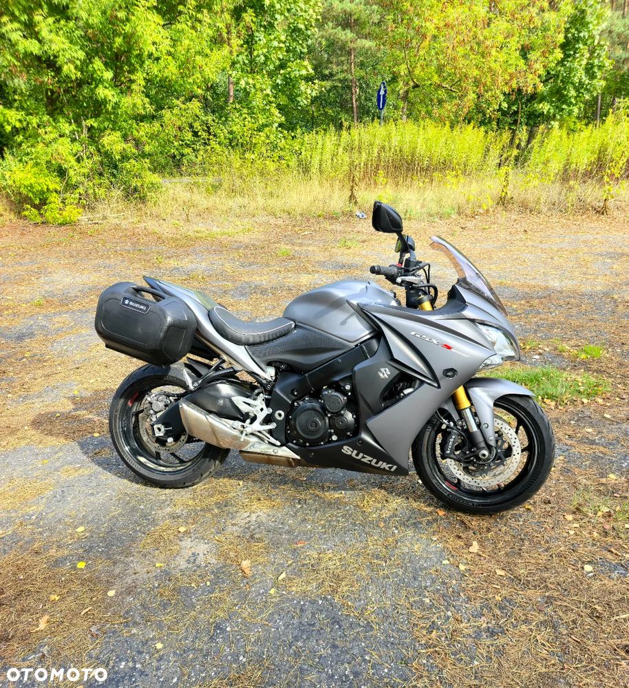 Suzuki GSX 1000 - 17