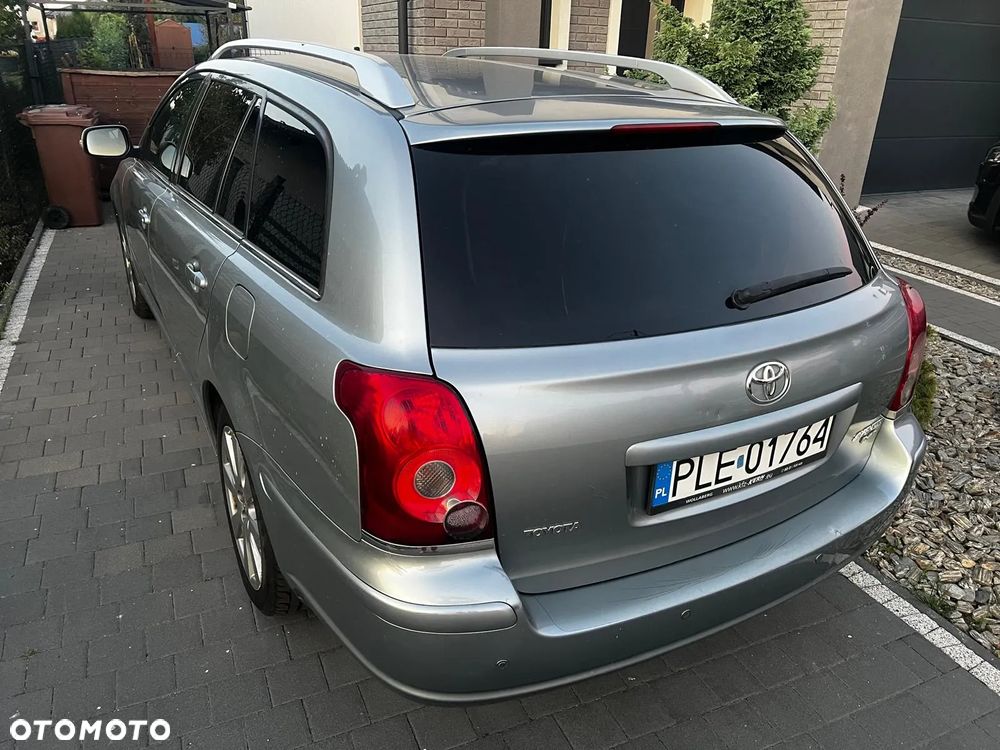 Toyota Avensis Combi 2.0 D-4D - 4