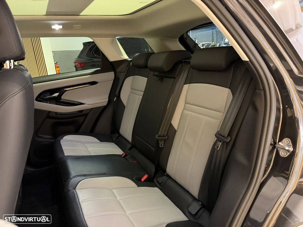 Land Rover Range Rover Evoque P300e R-Dynamic SE - 41