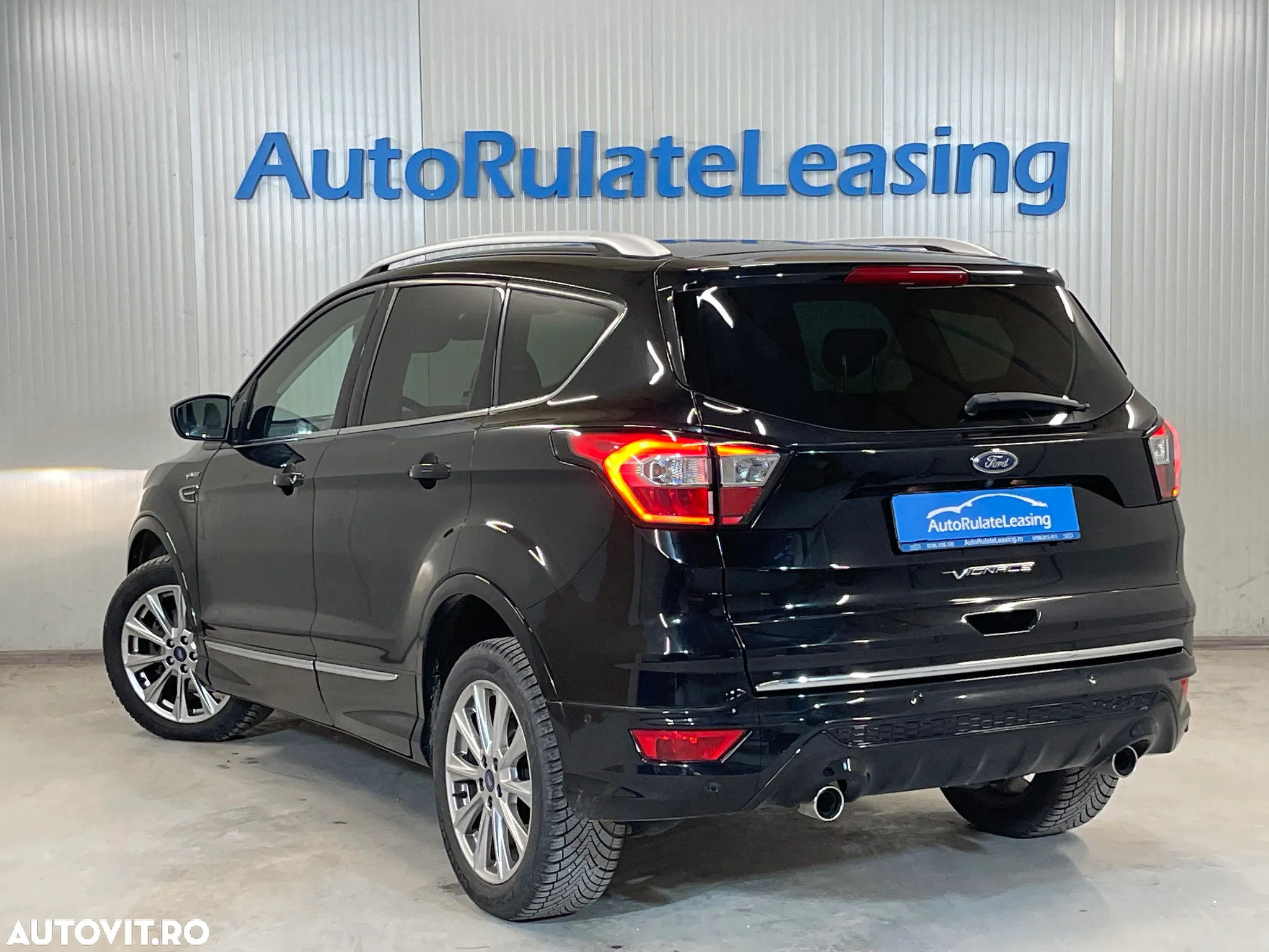 Ford Kuga 2.0 TDCi 4WD Powershift Vignale - 4