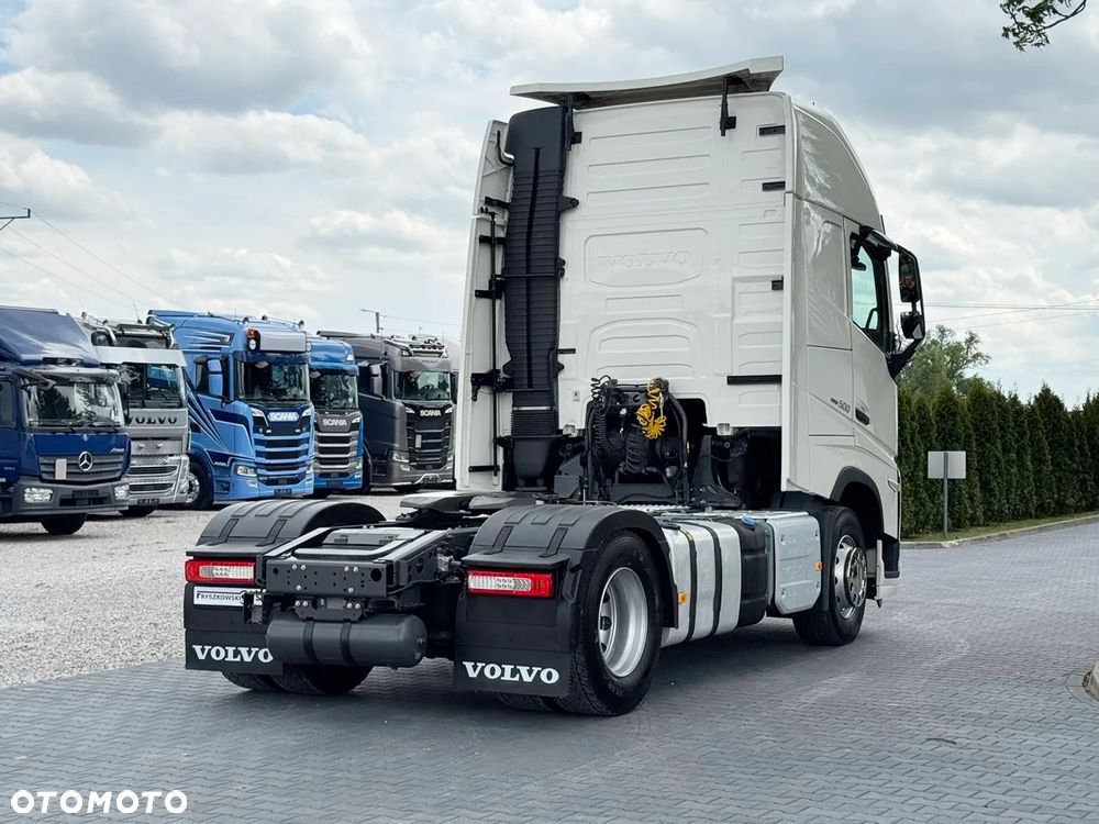 Volvo FH 500 XXL / EURO 6 * BEZ I-SAVE / ACC  / DWA ŁÓŻKA / KLIMA POSTOJOWA / NAVIGACJA / Z NIEMIEC - 13
