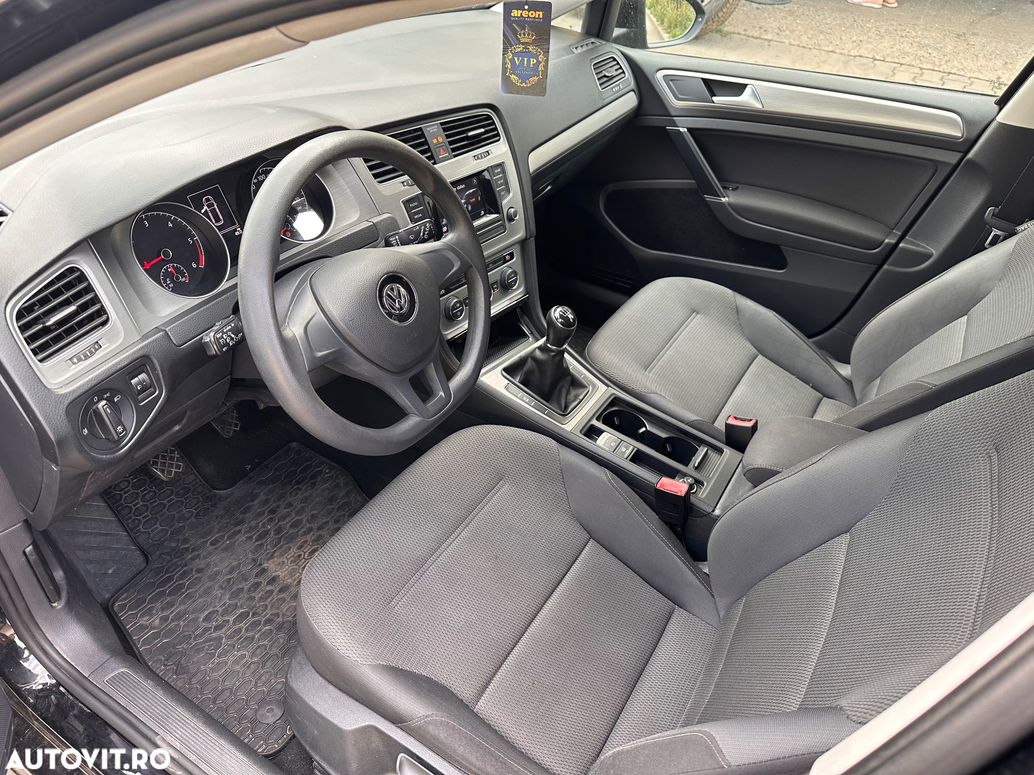 Volkswagen Golf 1.6 BlueTDI Comfortline - 6
