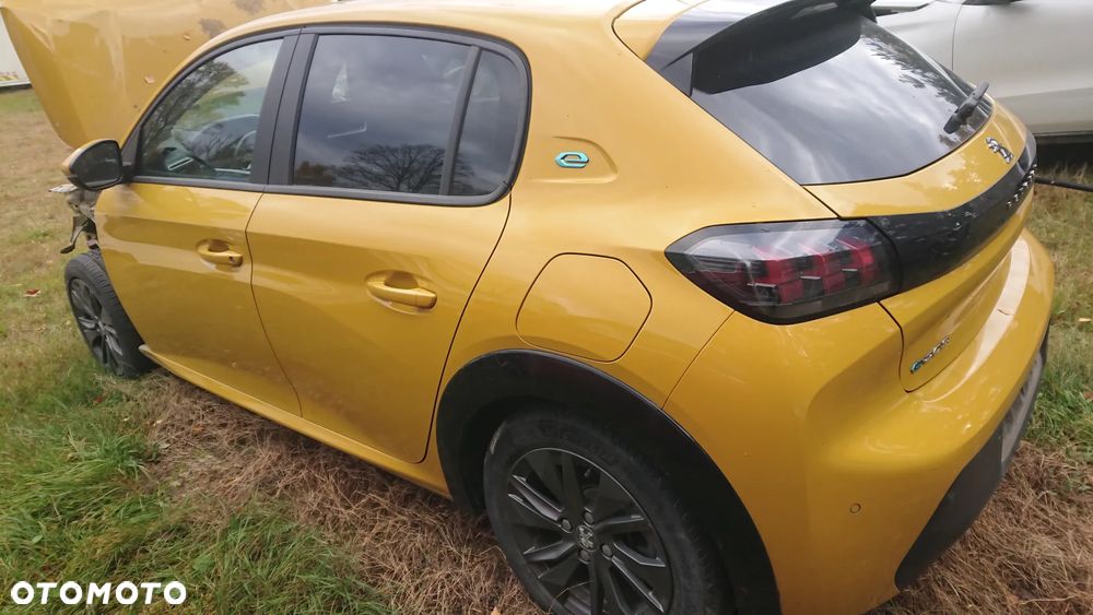 Peugeot 208 - 1