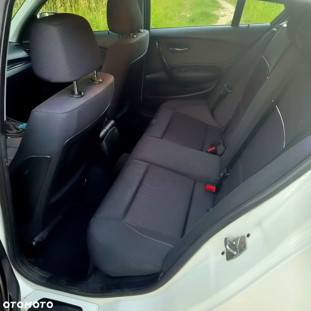 BMW Seria 1 118d - 10
