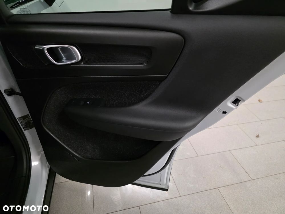 Volvo XC 40 D3 R-Design - 23