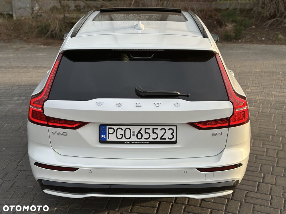 Volvo V60 B4 B DKG Plus Dark - 10