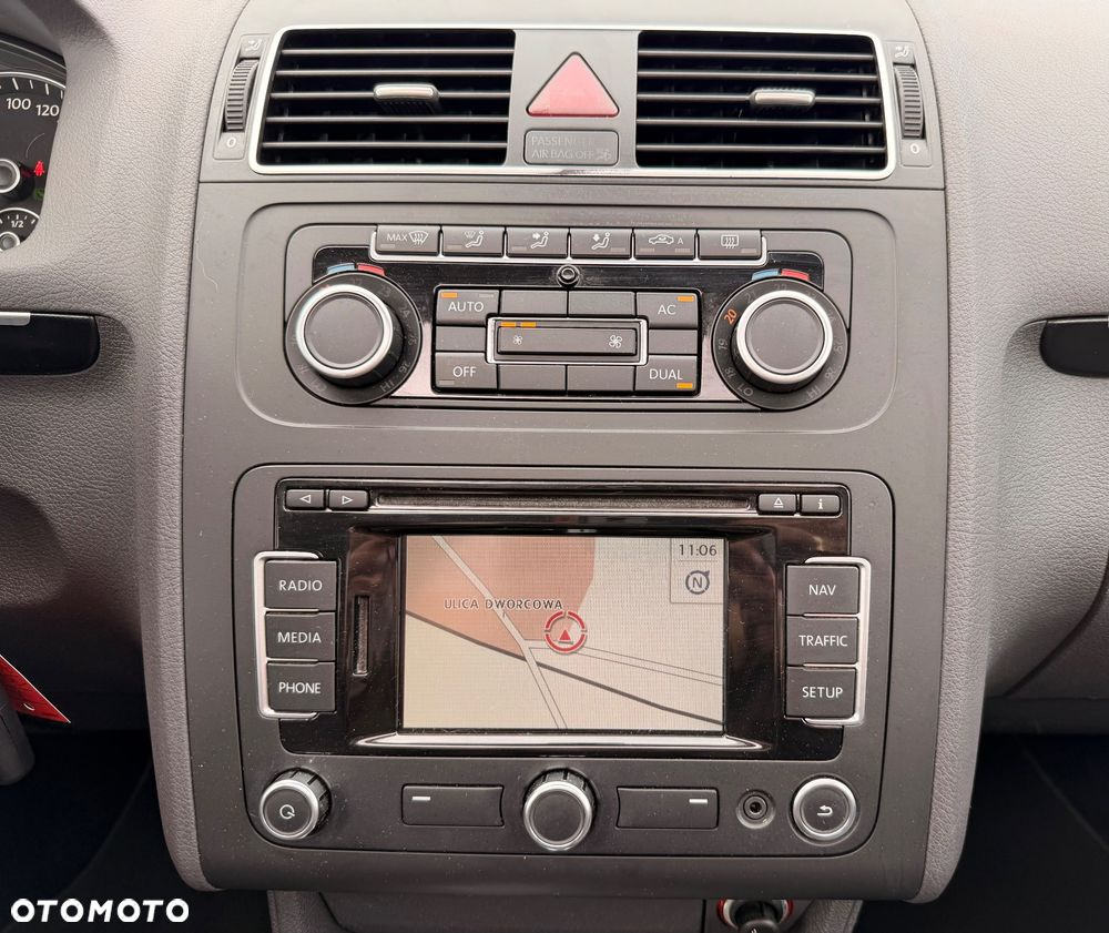 Volkswagen Touran 2.0 TDI DPF DSG Highline - 18