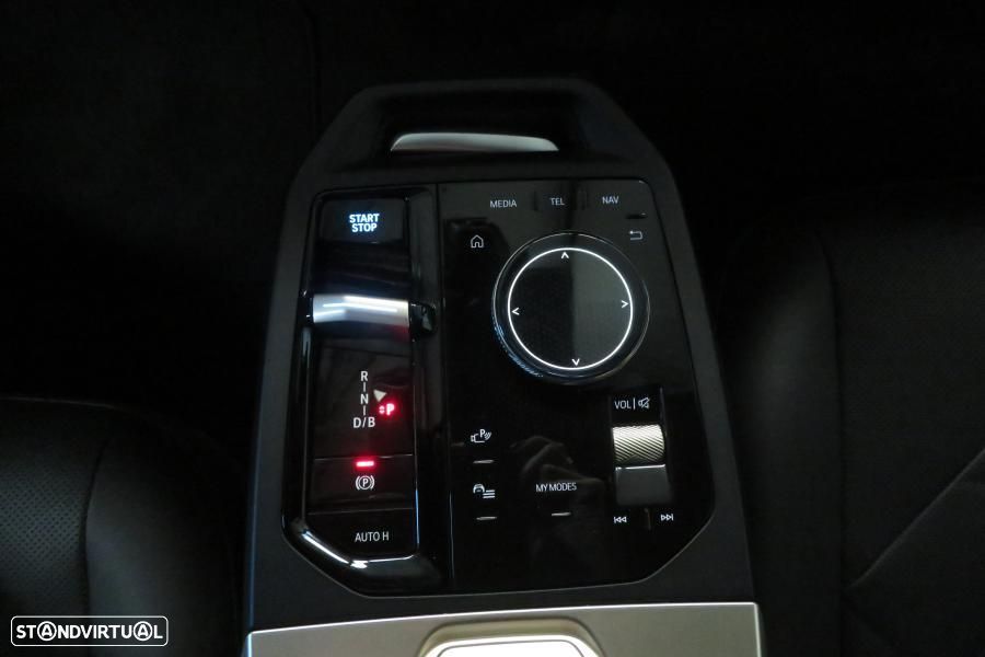 BMW iX xDrive 40 - 13