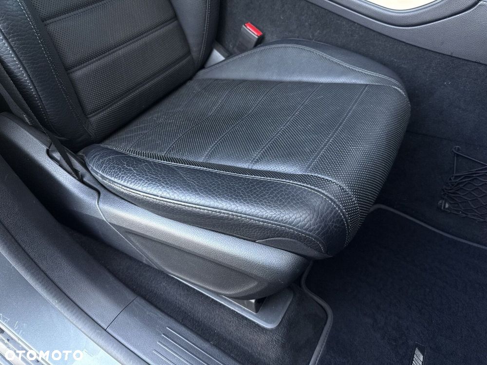 Mercedes-Benz GLS - 23