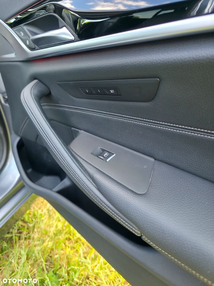 BMW Seria 5 520d Touring Sport Line - 33