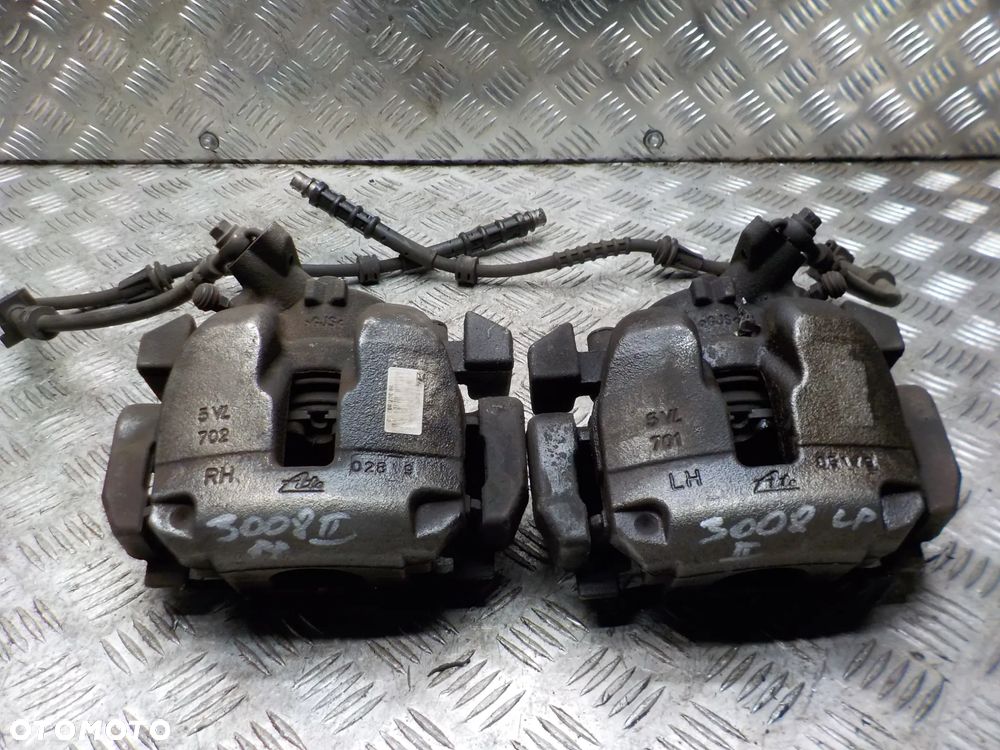 PEUGEOT 3008 II ZACISK HAMULCOWY LEWY LUB PRAWY PRZÓD - 1