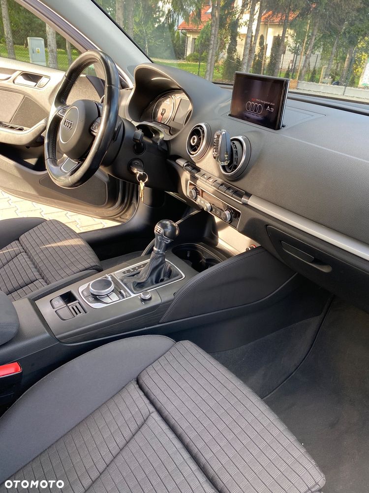 Audi A3 Sportback 2.0 TDI Attraction S tronic - 27