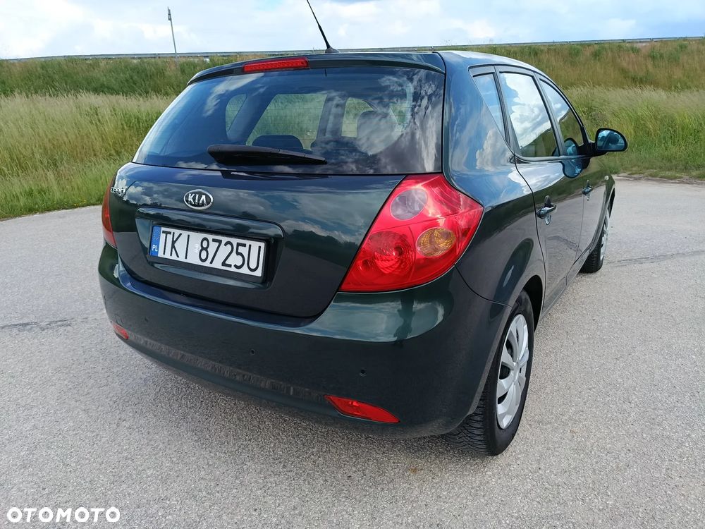 Kia Ceed - 9