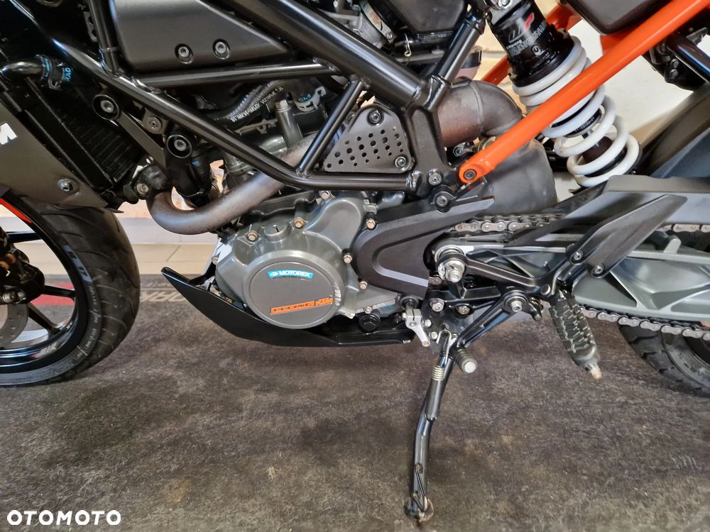 KTM Duke 125 - 16