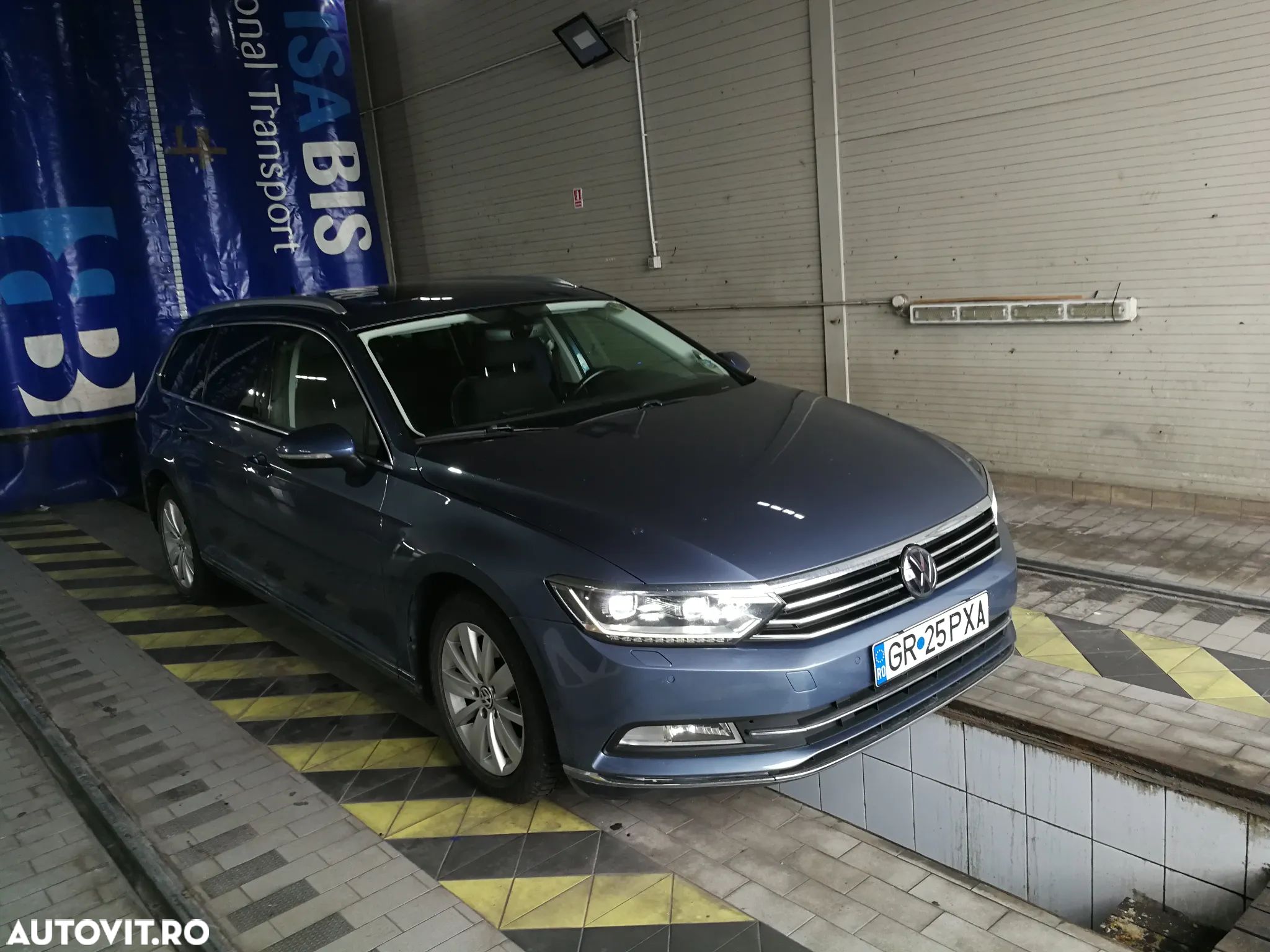 Volkswagen Passat Variant 1.6 TDI SCR DSG Conceptline - 1
