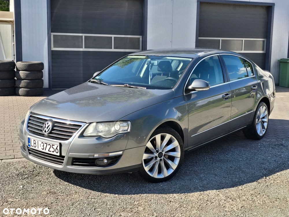 Volkswagen Passat - 1