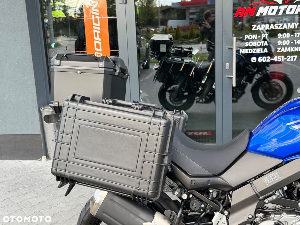 Suzuki V-STROM - 10
