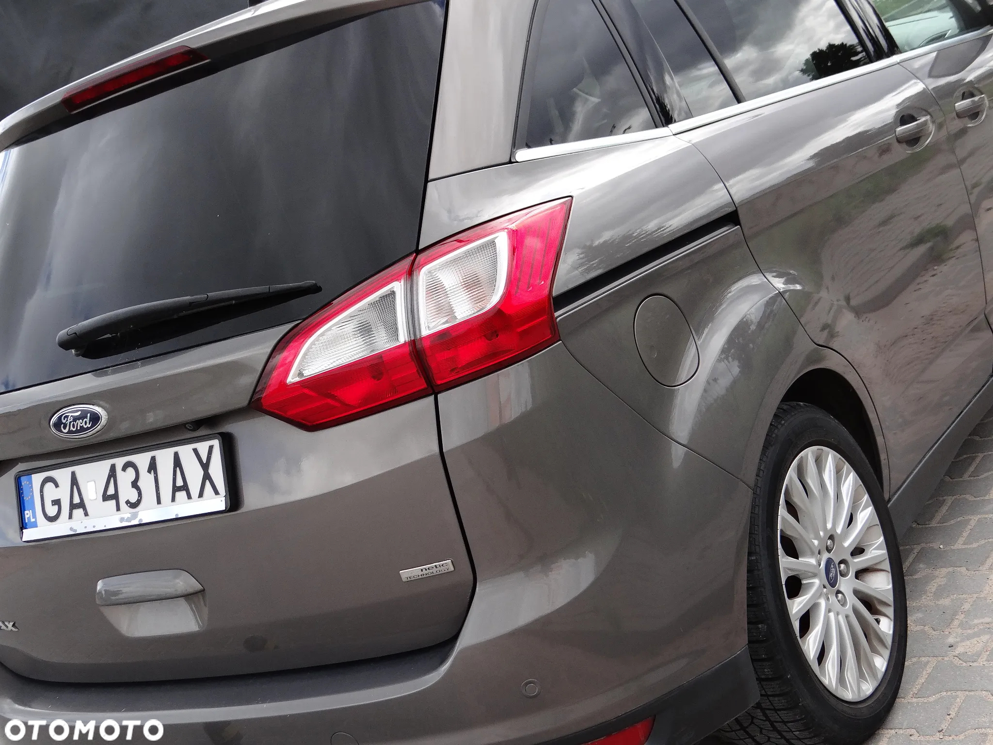 Ford Grand C-MAX - 17