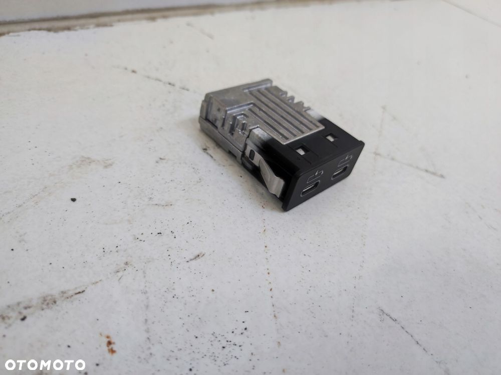 port gniazdo usb c bmw xm g09 - 2