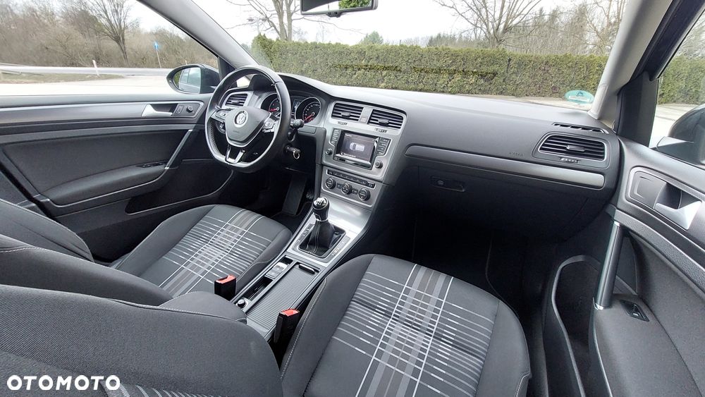 Volkswagen Golf - 11