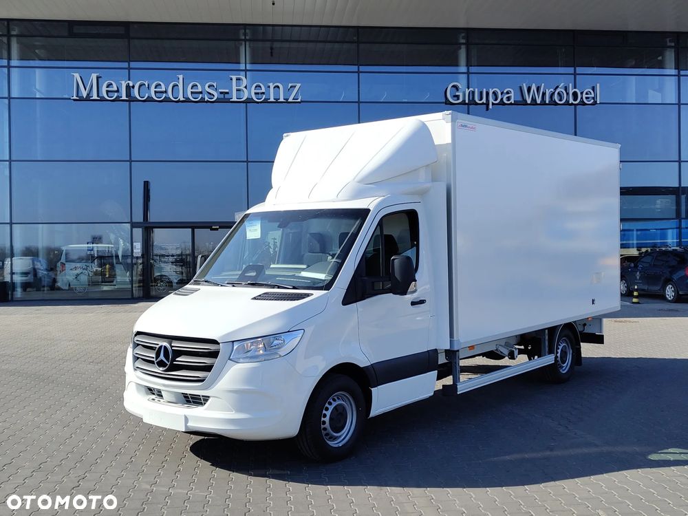 Mercedes-Benz Sprinter - 1