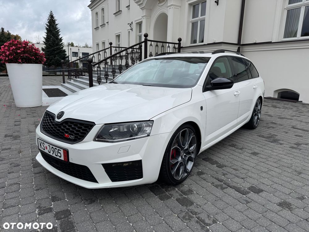 Skoda Octavia Combi 2.0 TDI DSG RS First Edition - 2