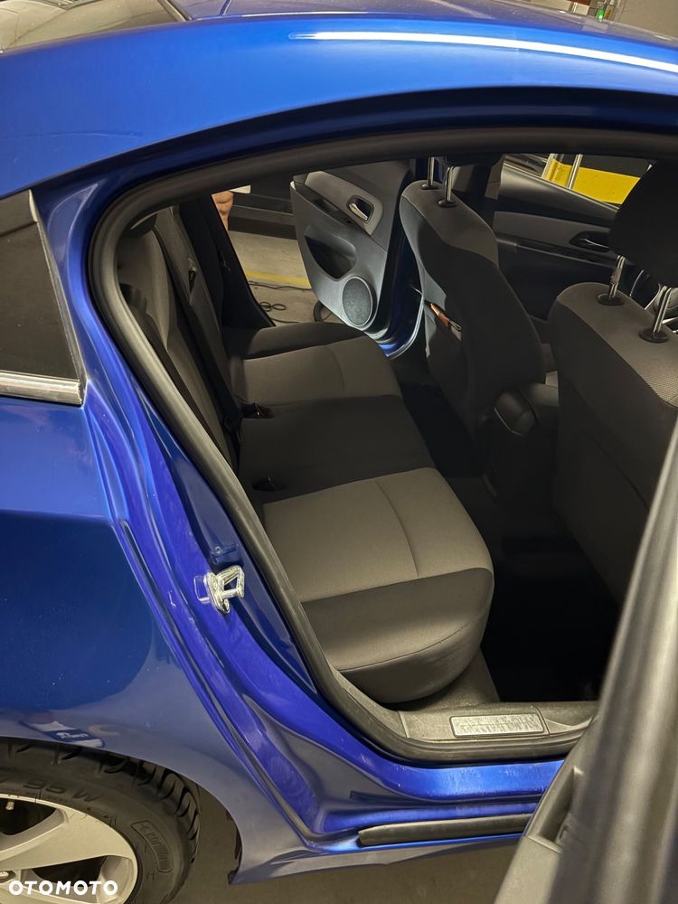 Chevrolet Cruze 1.8 LT - 8