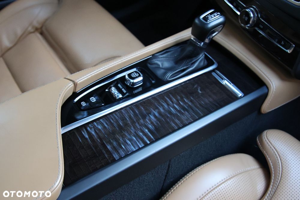 Volvo XC 90 D5 SCR AWD Inscription 7os - 25