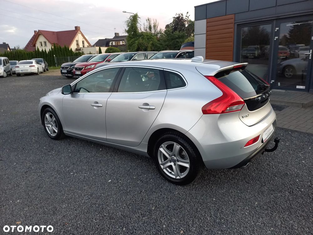 Volvo V40 D3 Momentum - 4