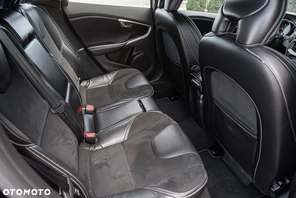 Volvo V40 D3 Geartronic RDesign - 29