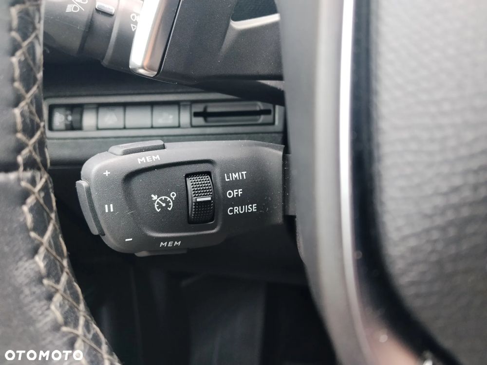 Peugeot 3008 1.5 BlueHDi Allure Pack S&S EAT8 - 25