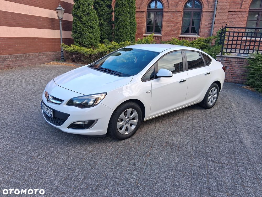 Opel Astra 1.6 Business EU6 - 4