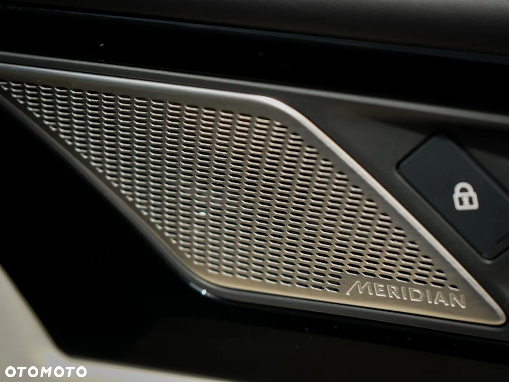 Jaguar XE D200 AWD S - 11