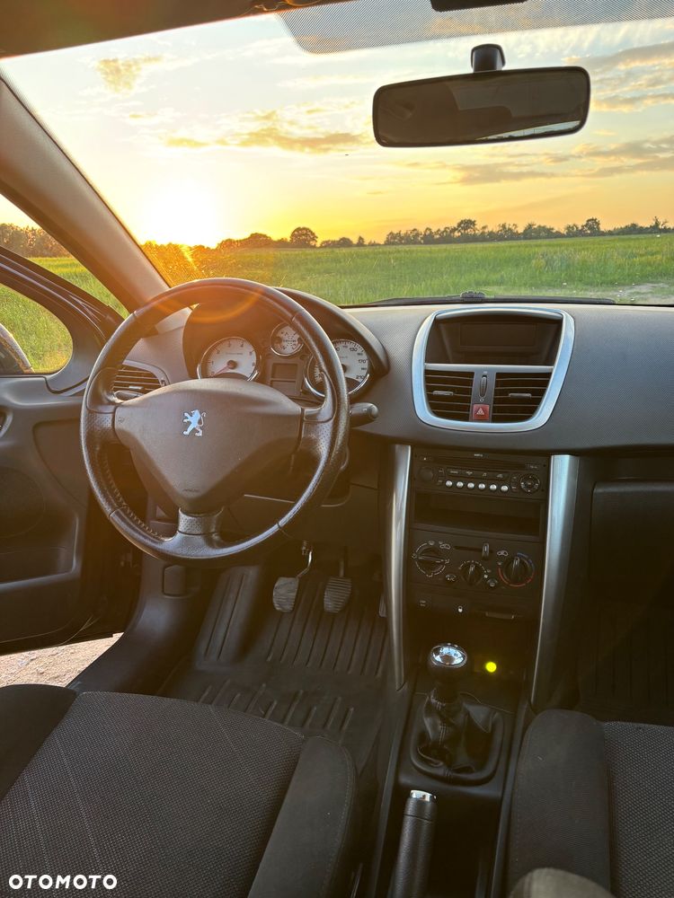 Peugeot 207 1.4 - 13