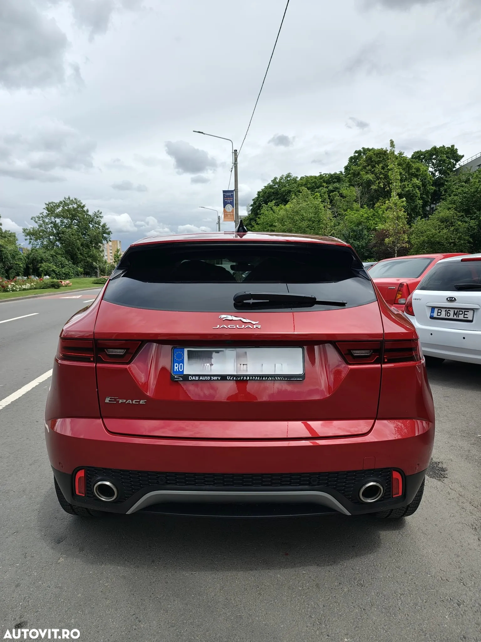 Jaguar E-Pace P200 AWD R-Dynamic SE - 2