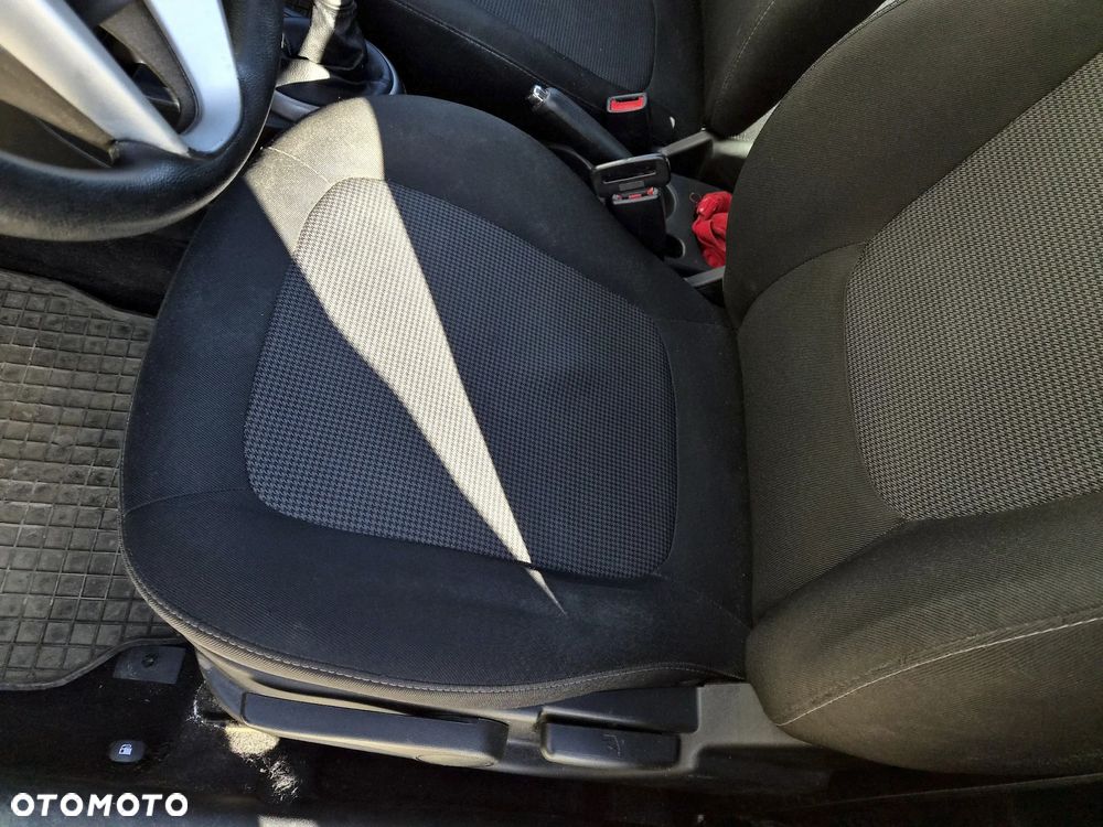 Hyundai i20 1.1 CRDi BlueDrive Comfort - 14