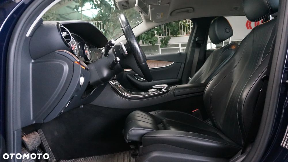 Mercedes-Benz Klasa E 220 d 9G-TRONIC - 13