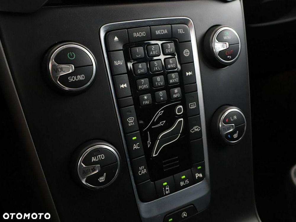 Volvo V40 T2 Momentum - 28