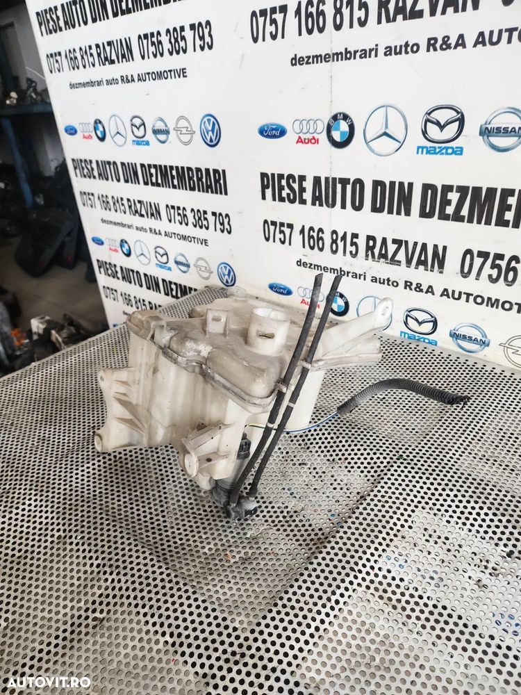 Bidonas Vas Lichid Parbriz Toyota Auris An 2013-2014-2015-2016-2017-2018 Dezmembrez Toyota Auris An - 4