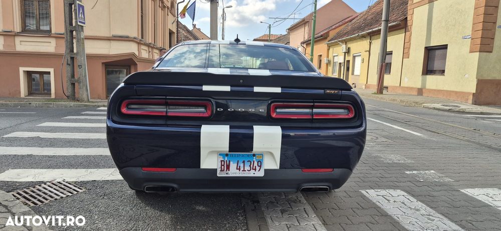 Dodge Challenger - 16