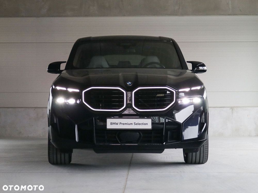 BMW XM - 9