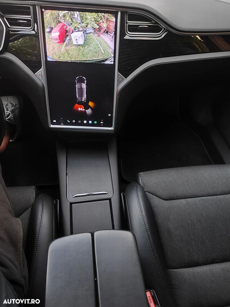 Tesla Model S - 11