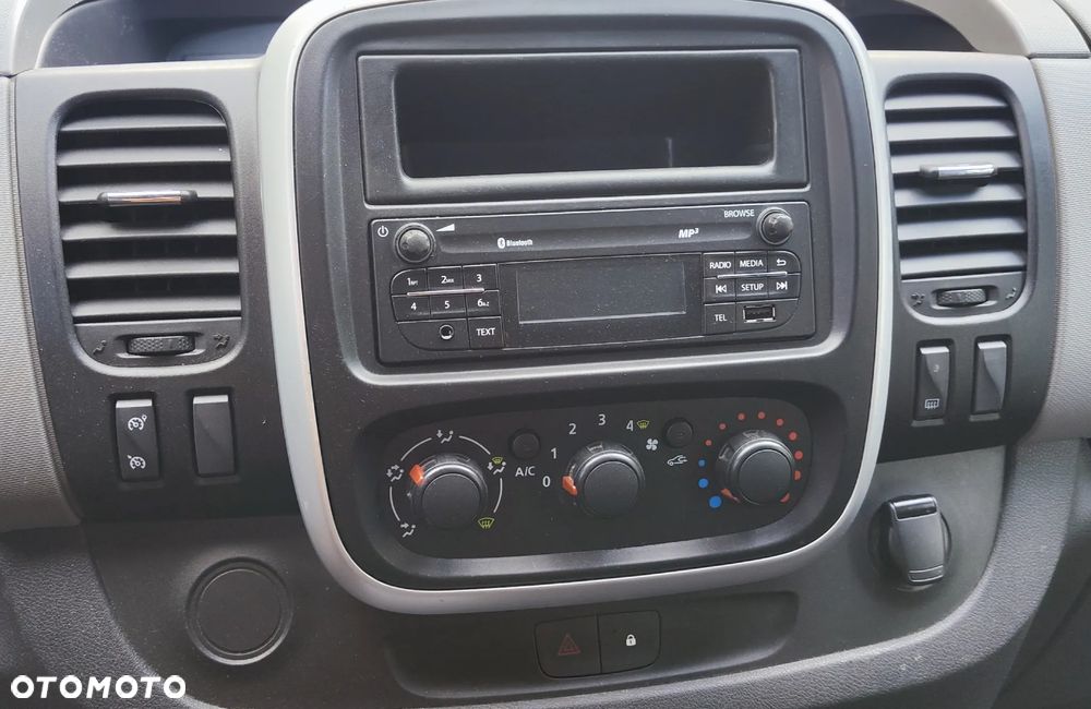 Renault Trafic - 12