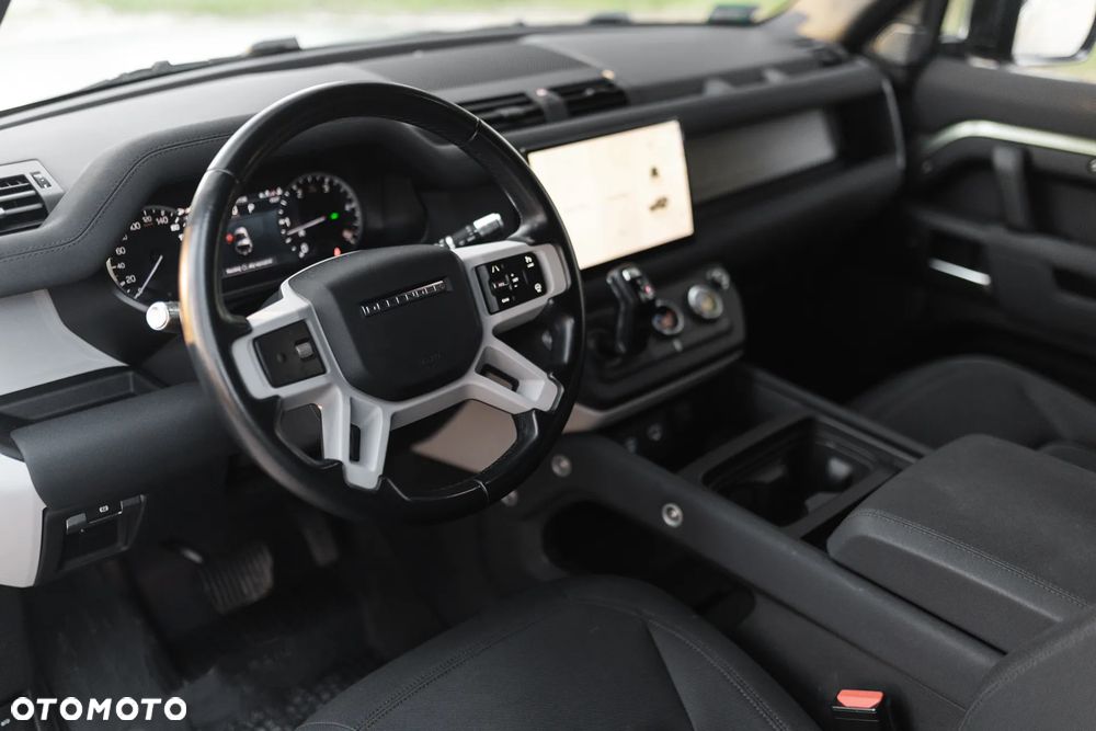 Land Rover Defender 3.0 D200 mHEV - 33