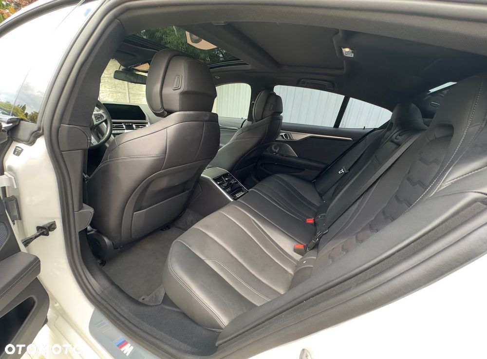 BMW Seria 8 - 12