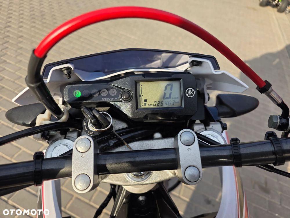Yamaha WR - 16